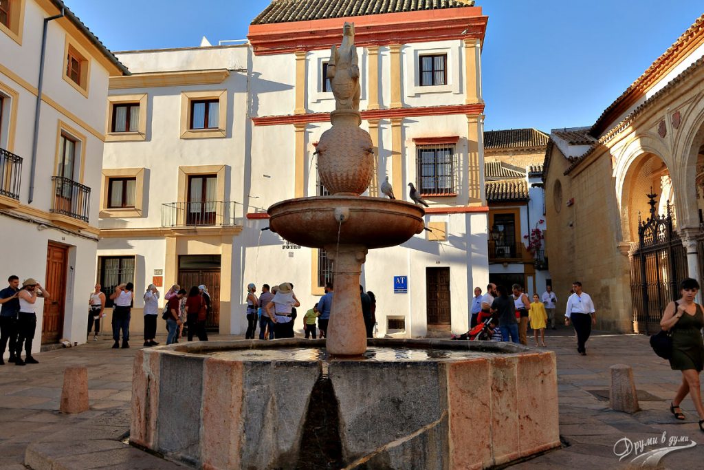 Площад Порто в Кордоба, Испания