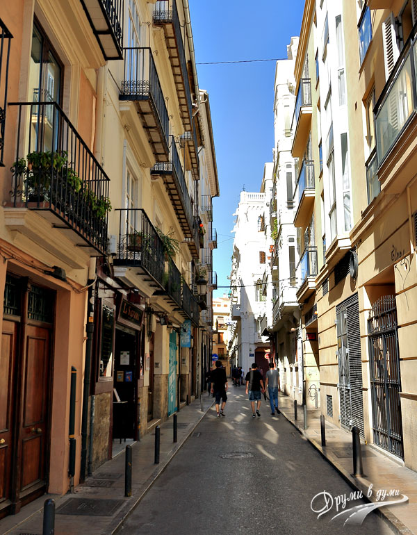 По централните улици на Валенсия