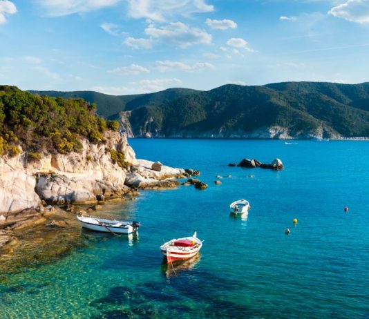 Защо да почивам на Халкидики?