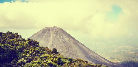 Как сами да изкачим вулкан в Централна Америка?