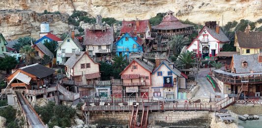 Селото на Попай Моряка – едно приказно местенце в Малта Селото на Попай в Малта