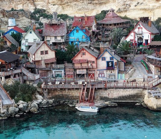 Селото на Попай Моряка – едно приказно местенце в Малта Селото на Попай в Малта