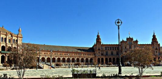 Севиля – слънчевата столица на Андалусия Севиля, площад Испания
