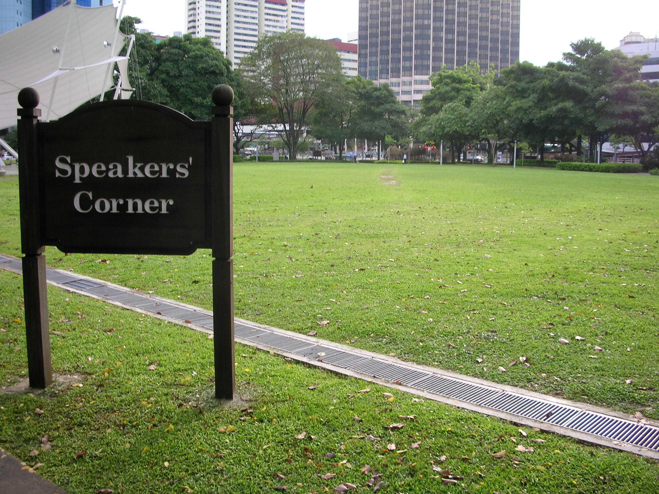 Deserted_Speakers'_Corner_-_Singapore_(gabbe)[1]