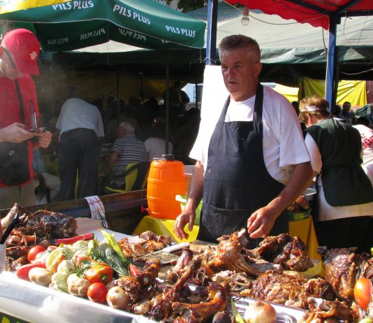 Рощилиaда – празник на сръбската скара в Лесковац