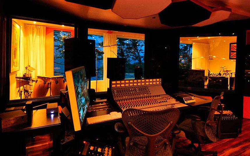recording-studio-j_2533956k[1]